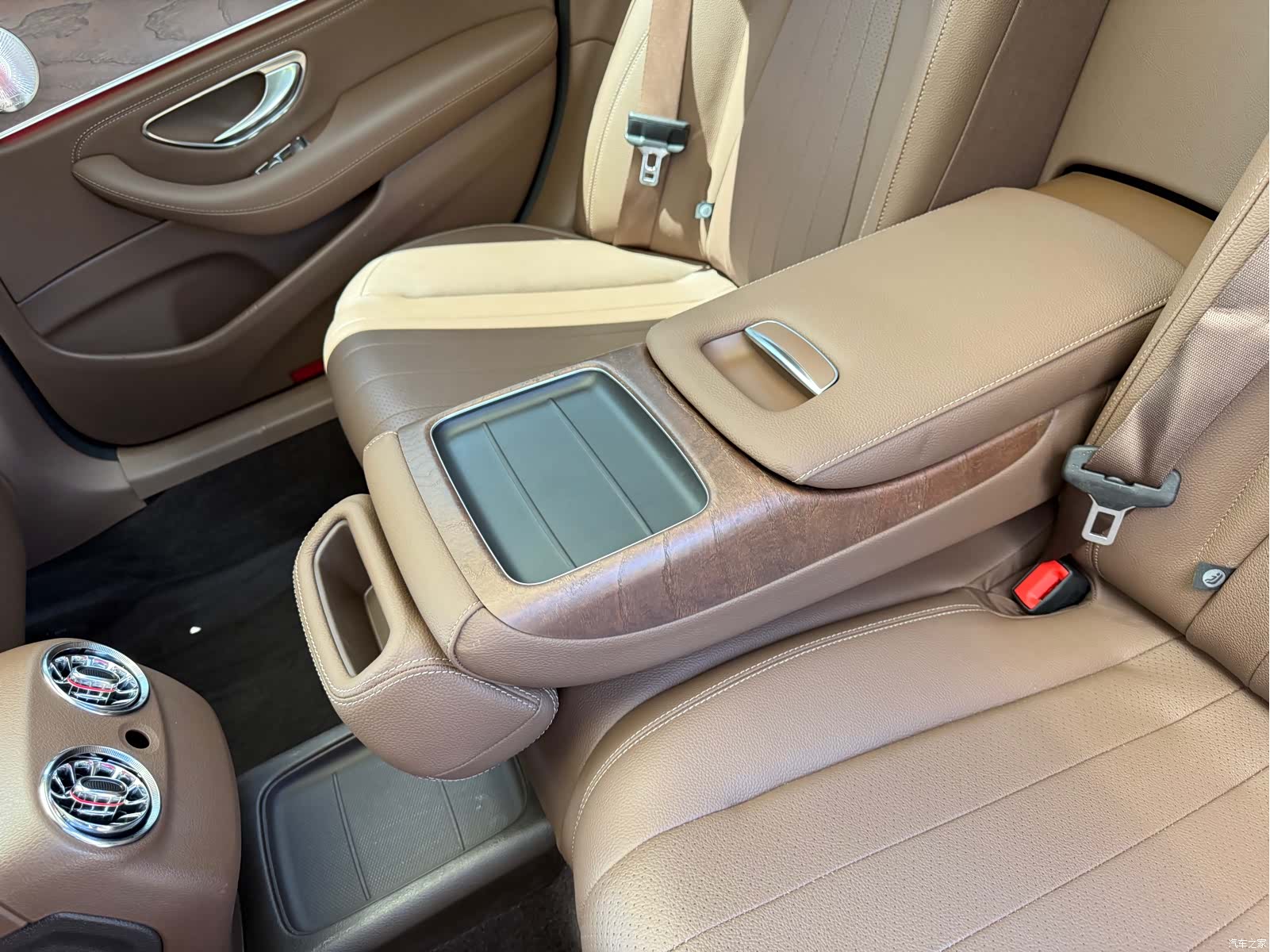 Mercedes-Benz E-Class, 2020 37