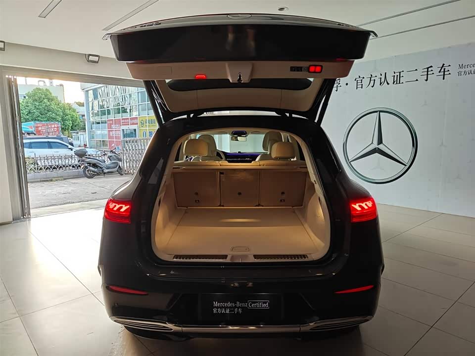 Mercedes-Benz EQS SUV