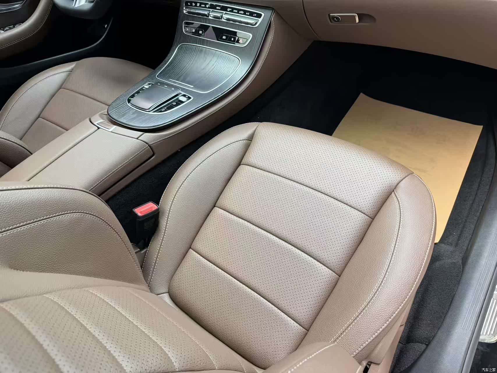 Mercedes-Benz E-Class, 2023 37