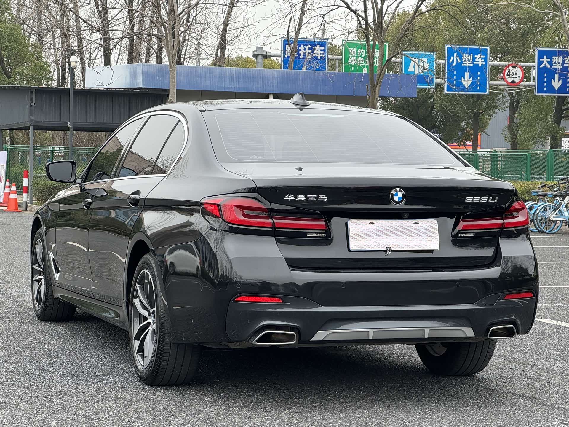 BMW 5 Series, 2023 3