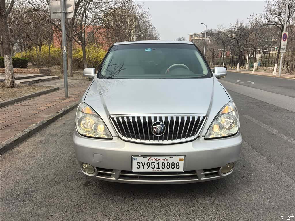 Buick GL8, 2011 2