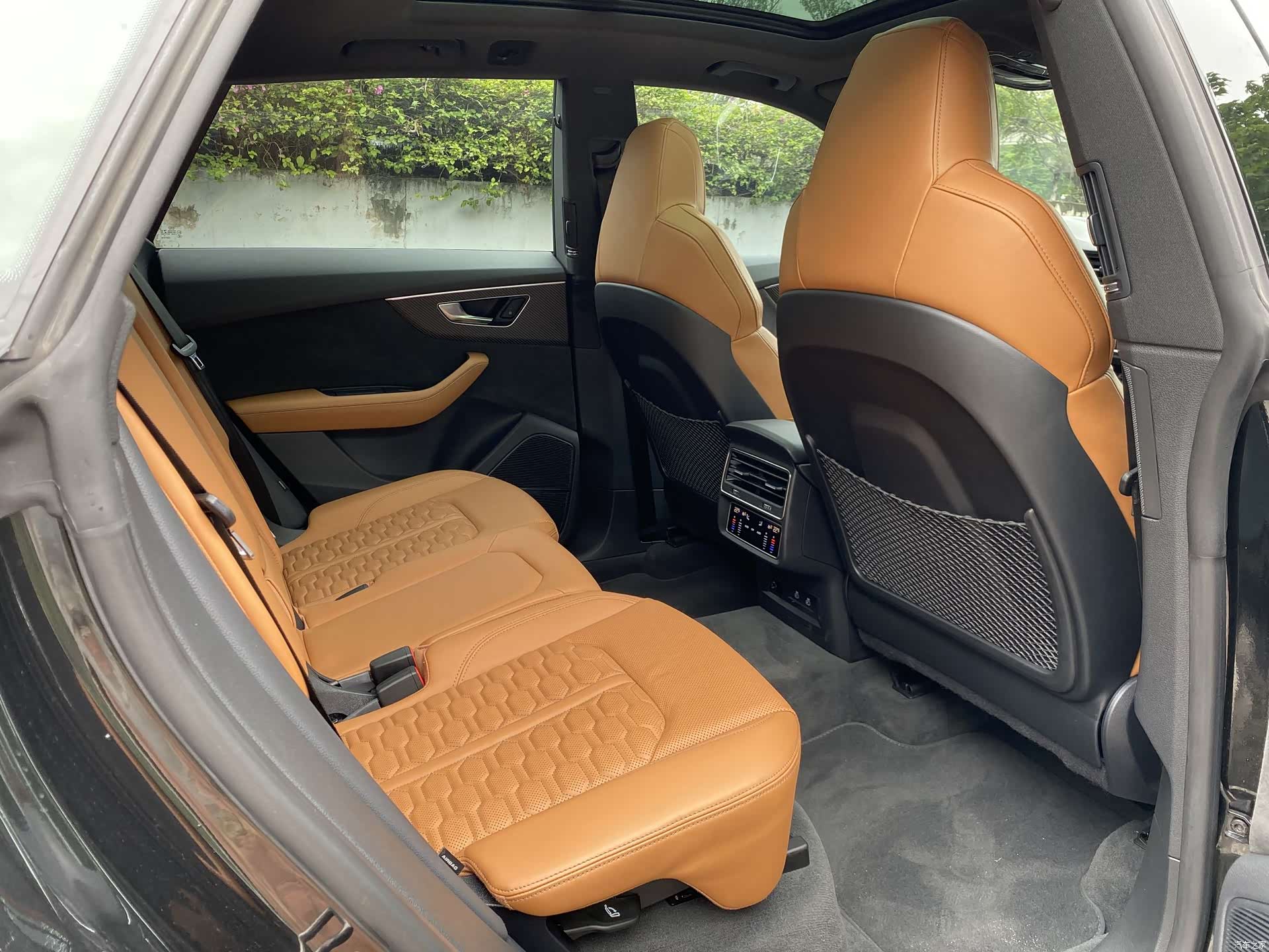 Audi Q8, 2022 8