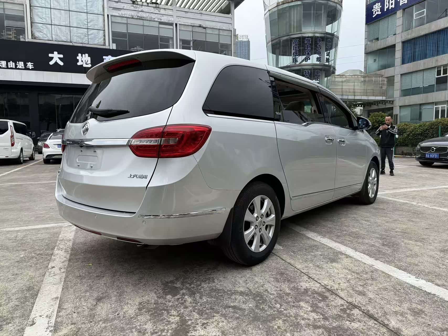 Buick GL8, 2016 6