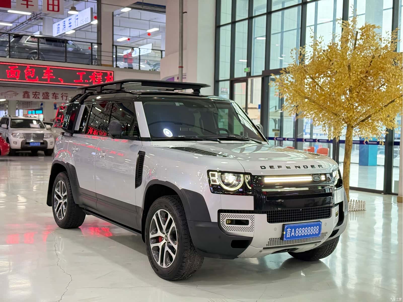 Land Rover Defender, 2022 3