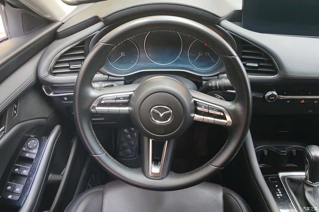 Mazda Mazda3, 2022 15