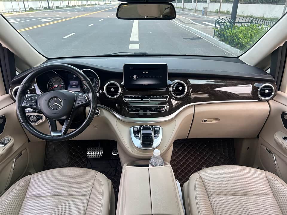 Mercedes-Benz V-class