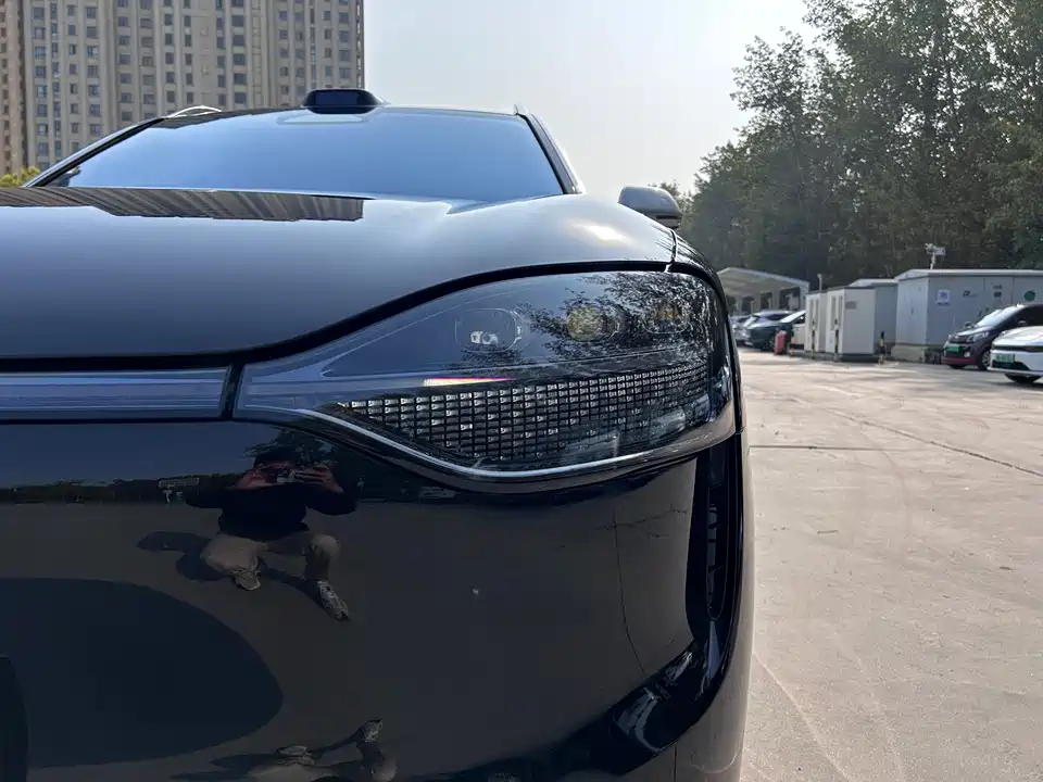 AITO Ask the world M9