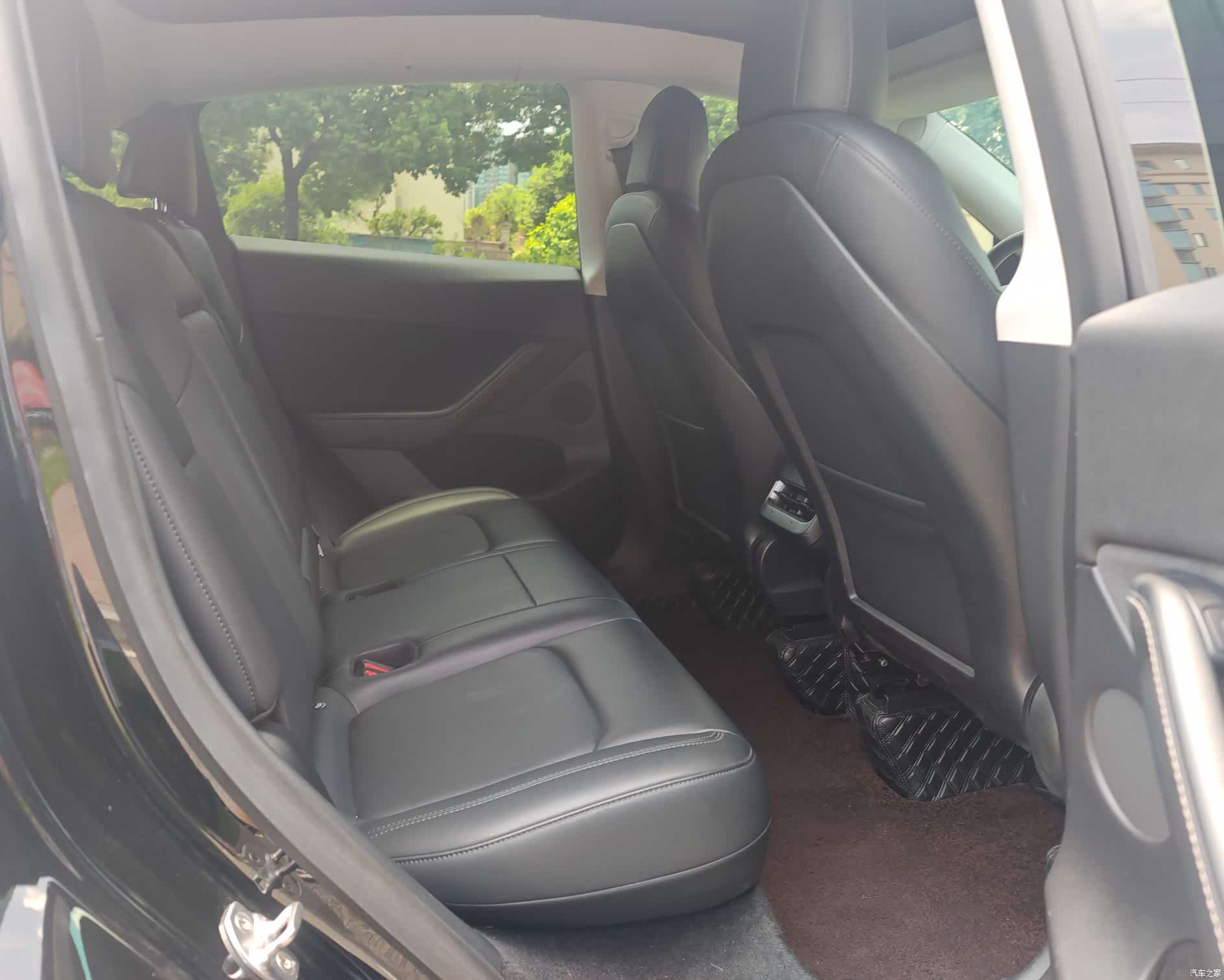 Tesla Model Y, 2021 15
