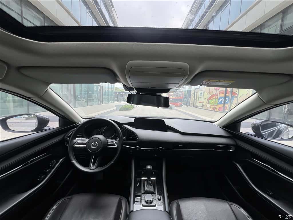 Mazda Mazda3, 2022 25