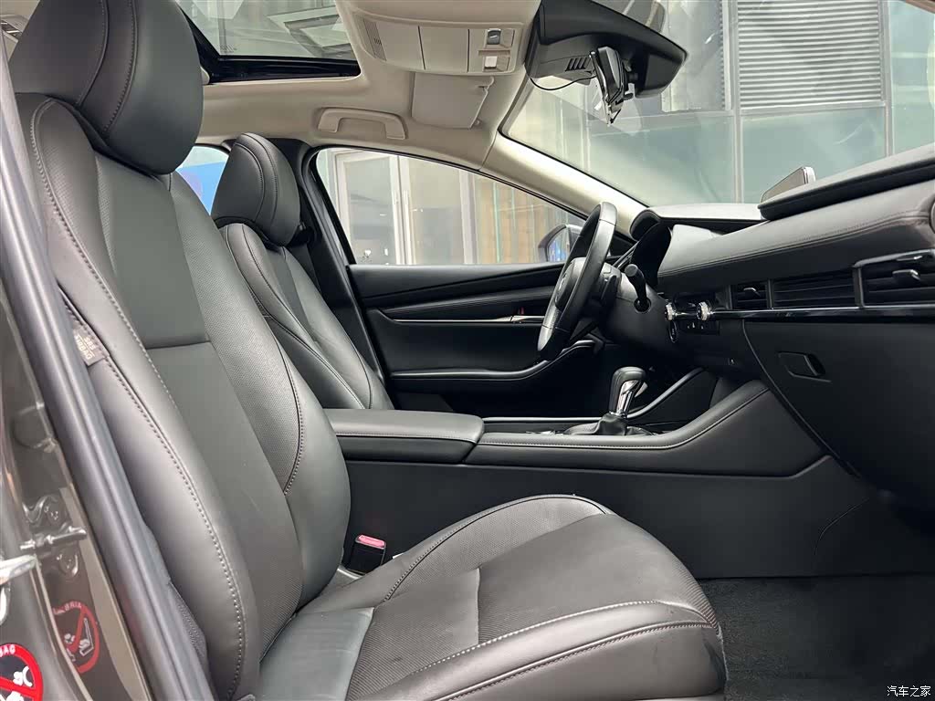 Mazda Mazda3, 2022 27