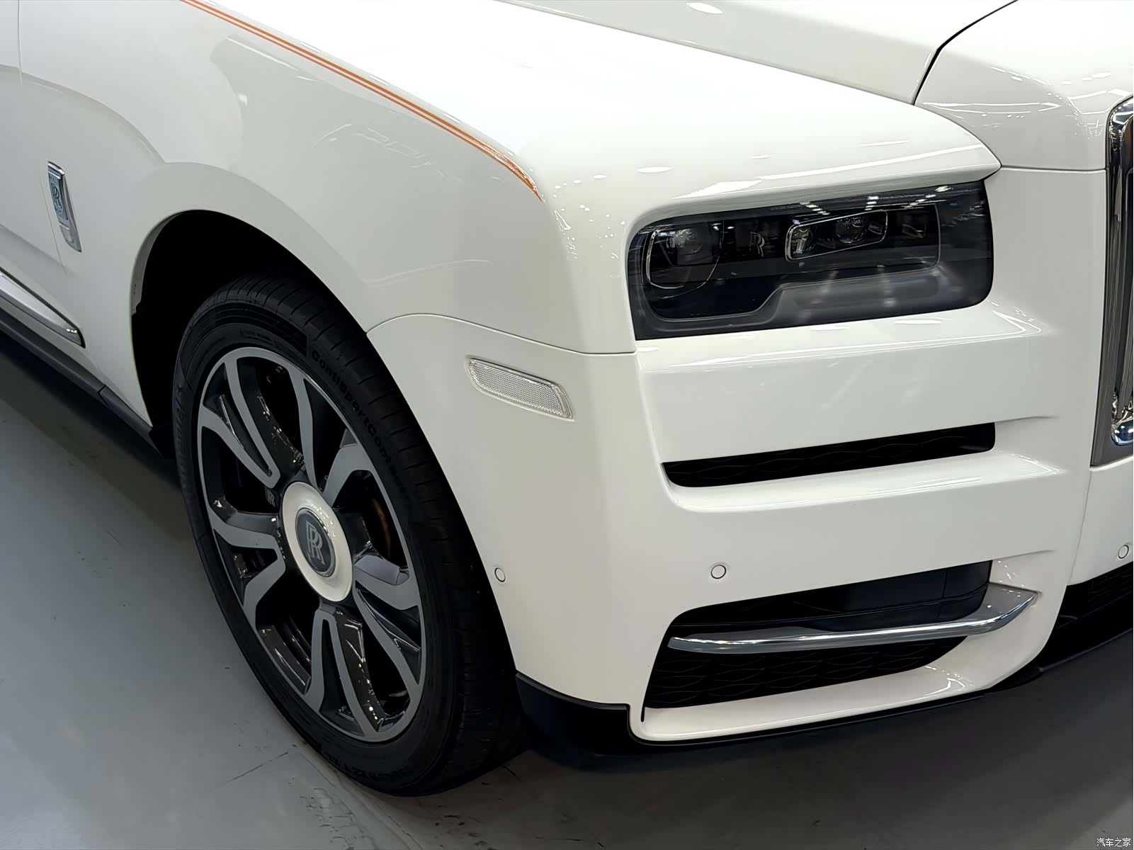 Rolls-Royce Cullinan, 2023 13