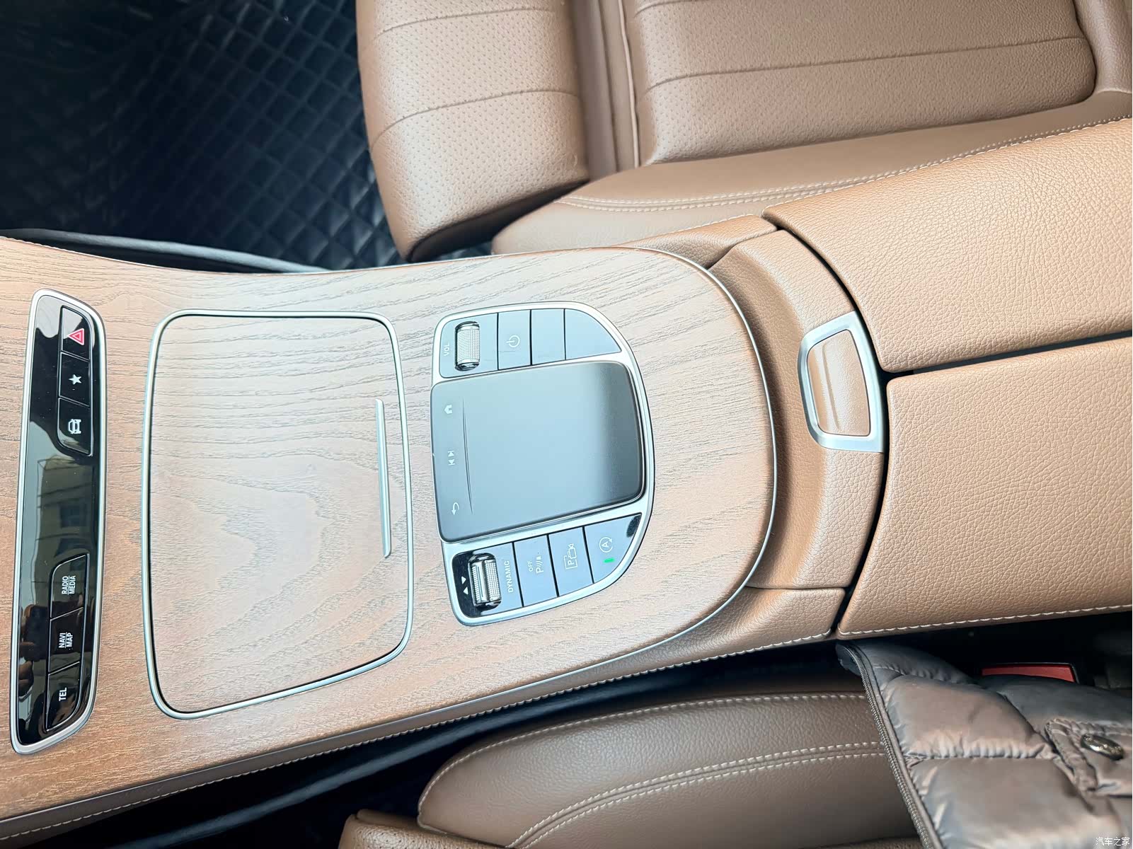 Mercedes-Benz E-Class, 2023 8