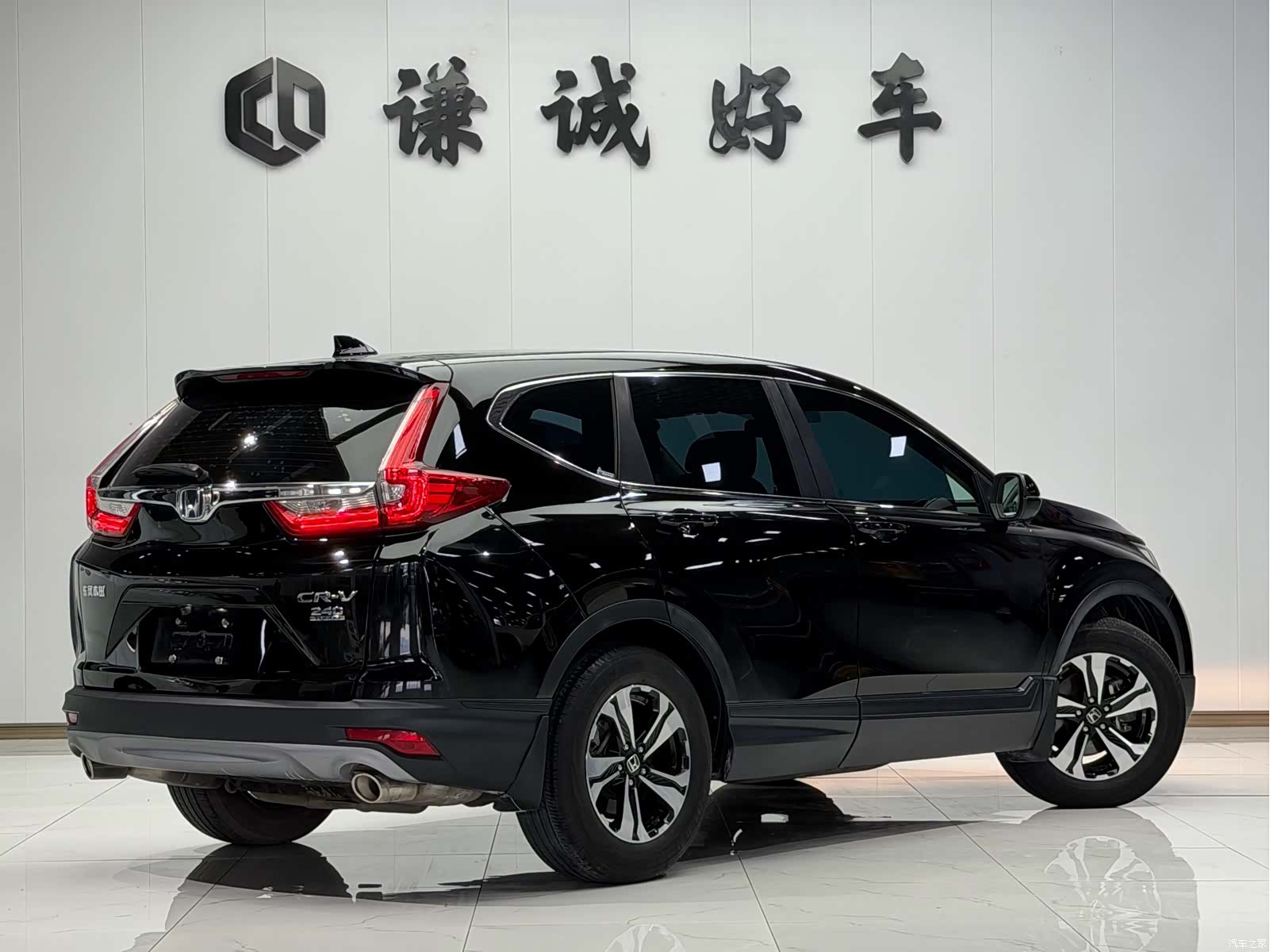 Honda CR-V, 2019 все фото