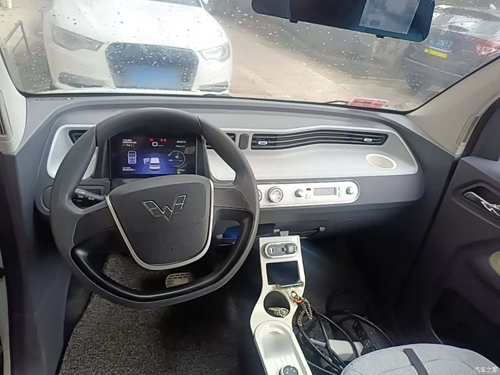 Wuling MINIEV, 2023 10