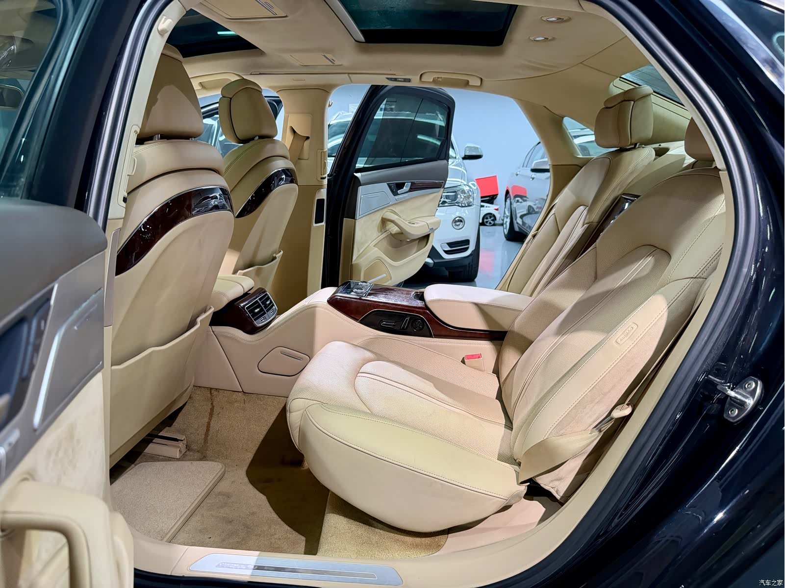 Audi A8L, 2011 11