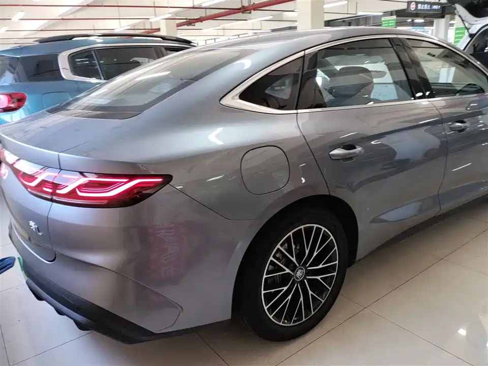 BYD Qin L BYD Qin L