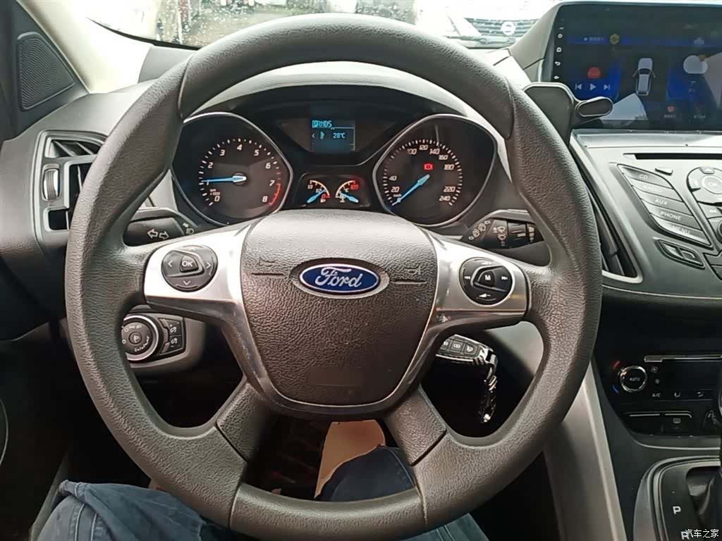 Ford Kuga, 2015 11