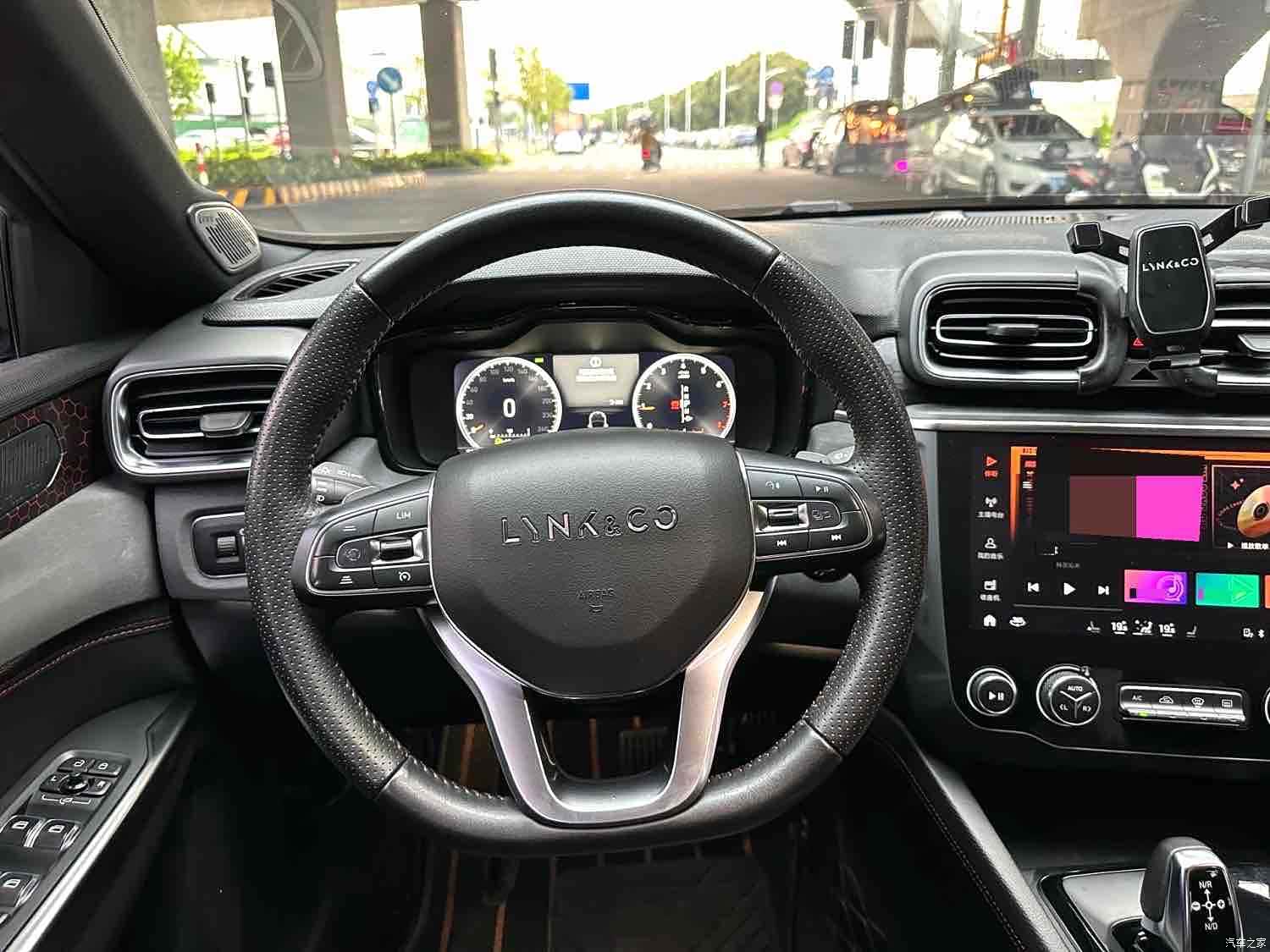 Lynk & Co 01, 2019 все фото
