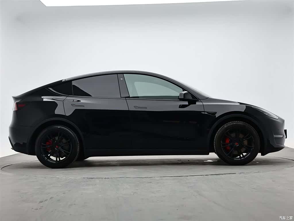 Tesla Model Y, 2021 все фото