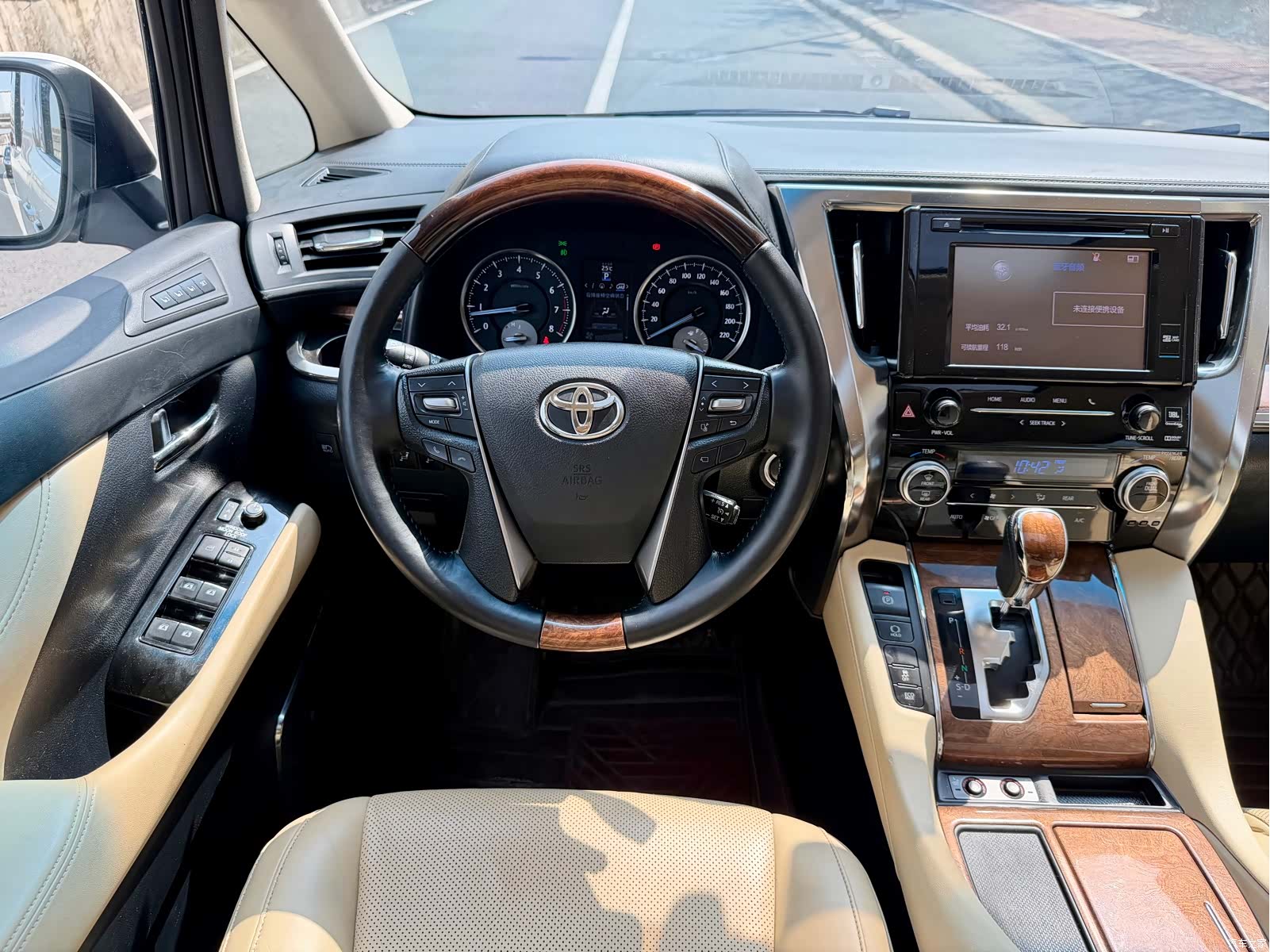 Toyota Alphard, 2017 32