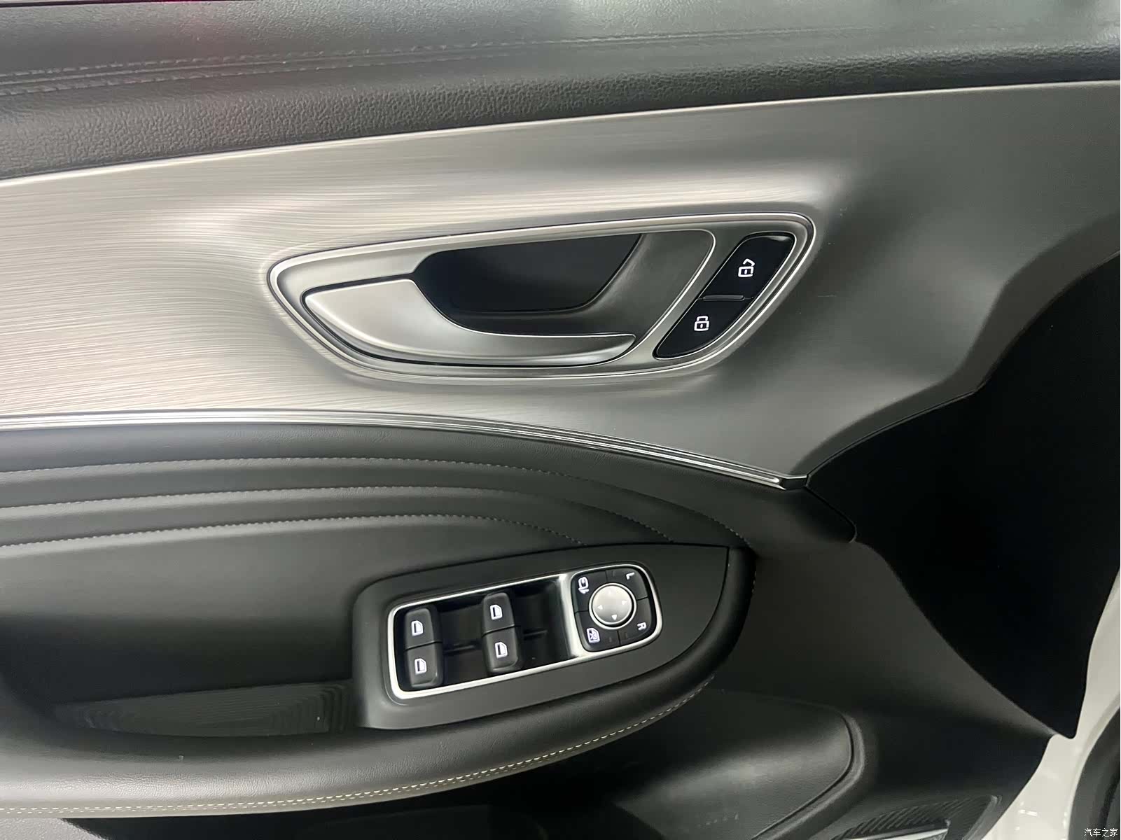 Roewe iMAX8, 2022 10