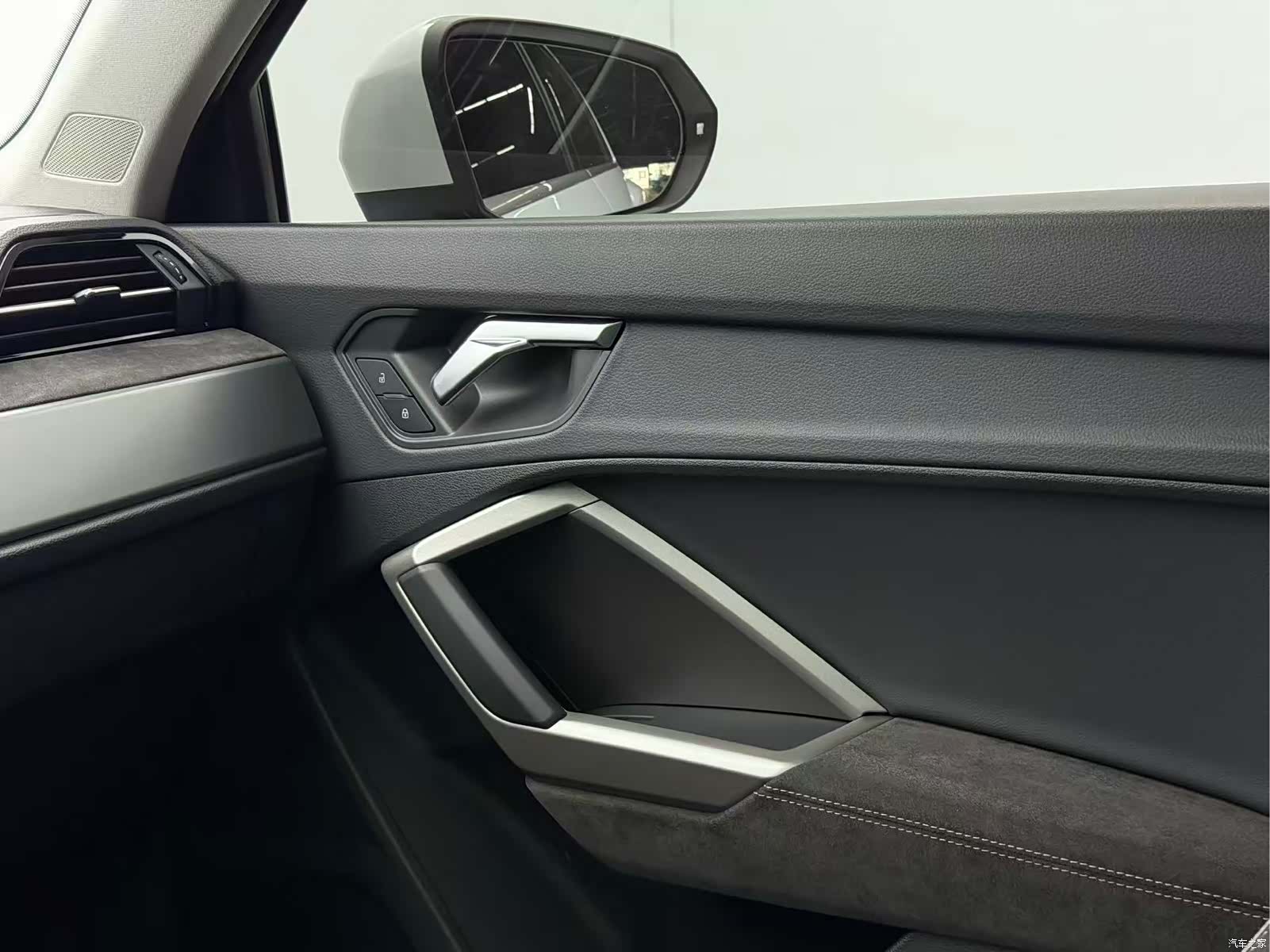 Audi Q3, 2021 9