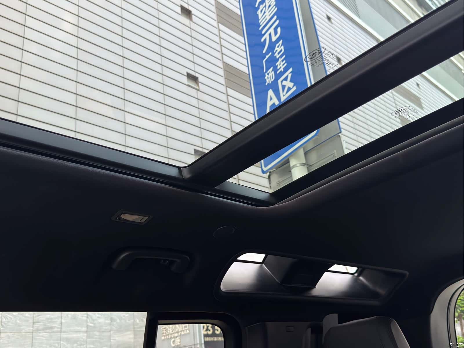 Land Rover Defender, 2021 14