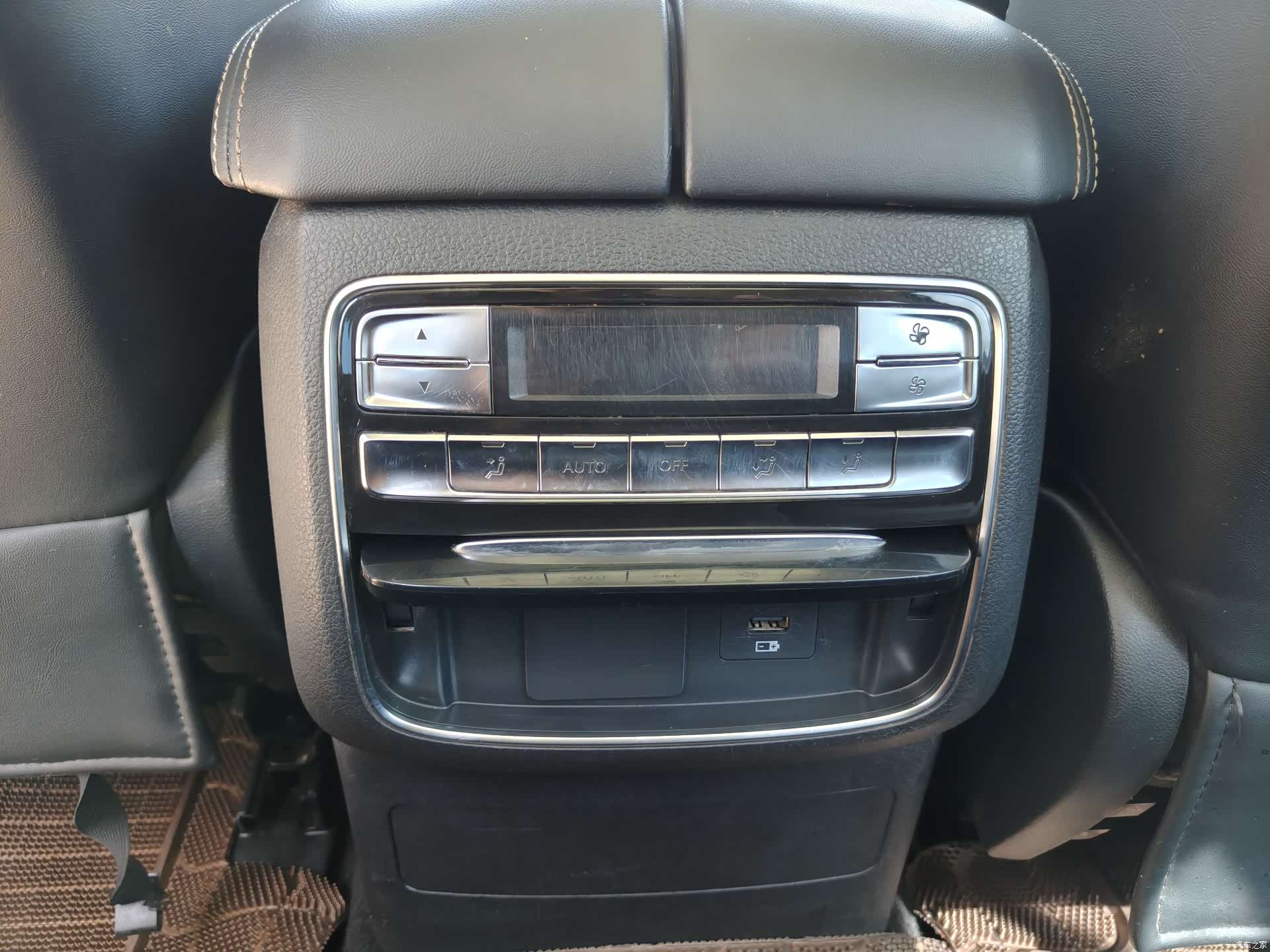 Roewe RX8, 2019 11