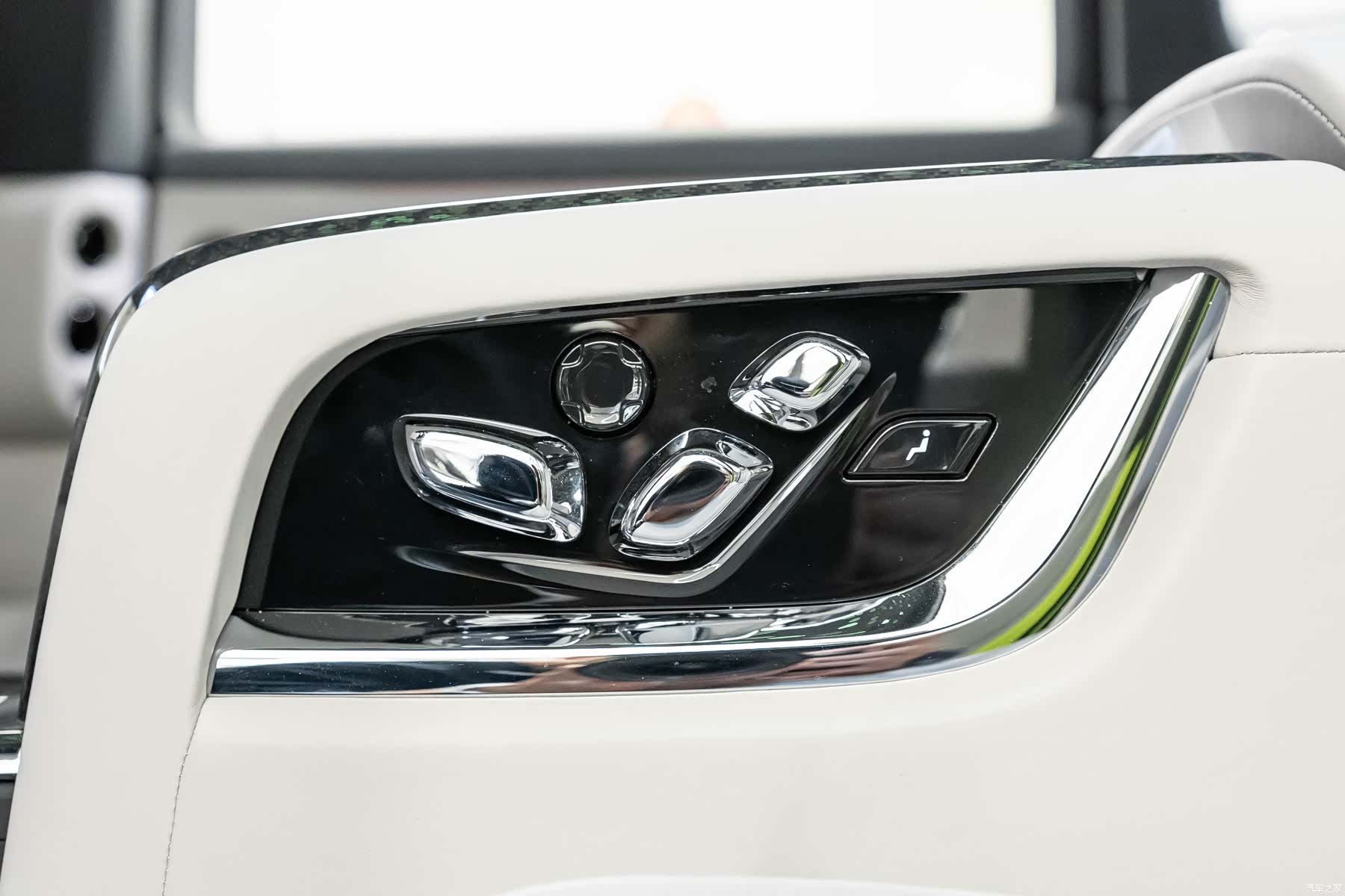 Rolls-Royce Cullinan, 2024 18