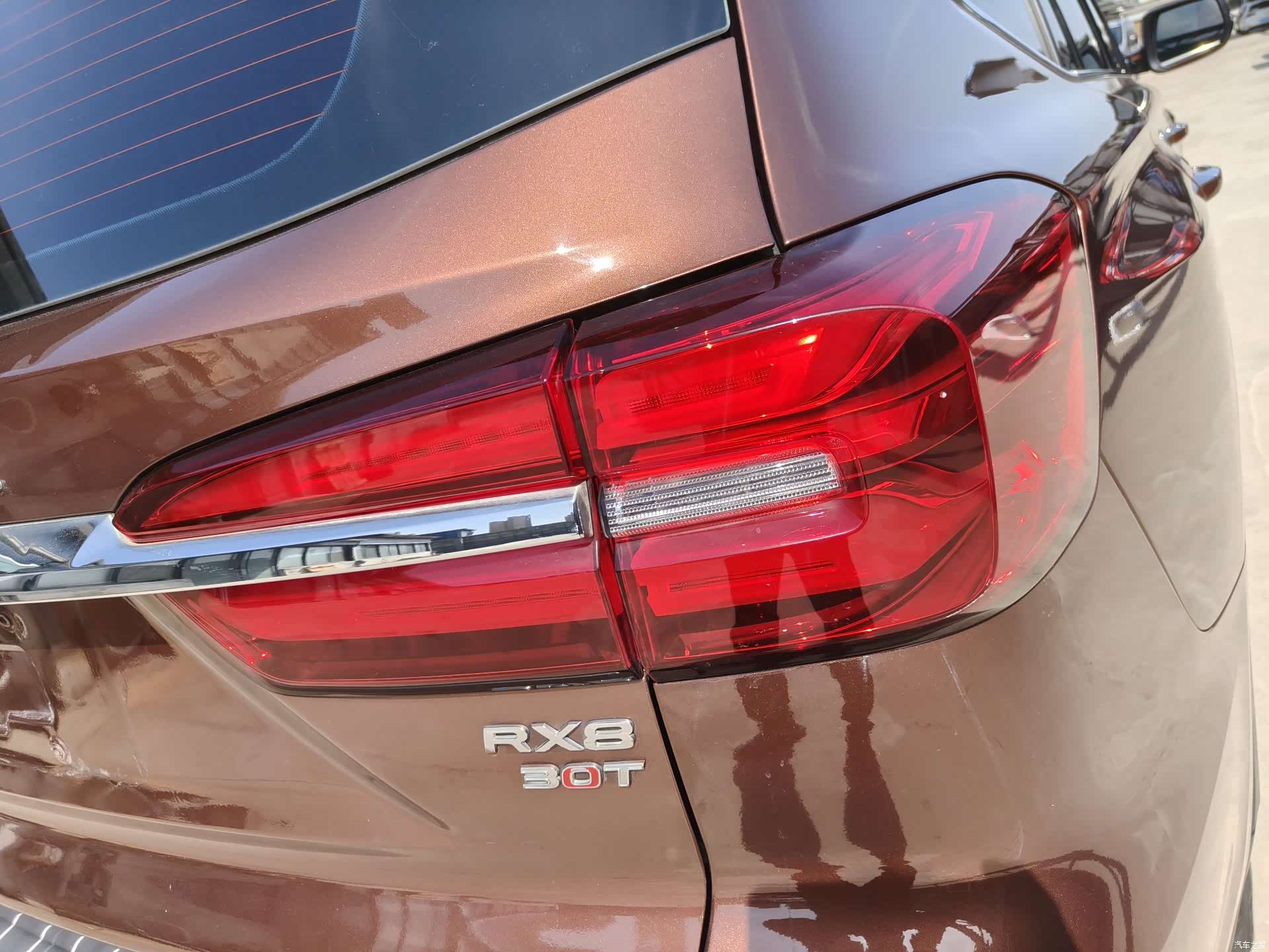 Roewe RX8, 2019 18