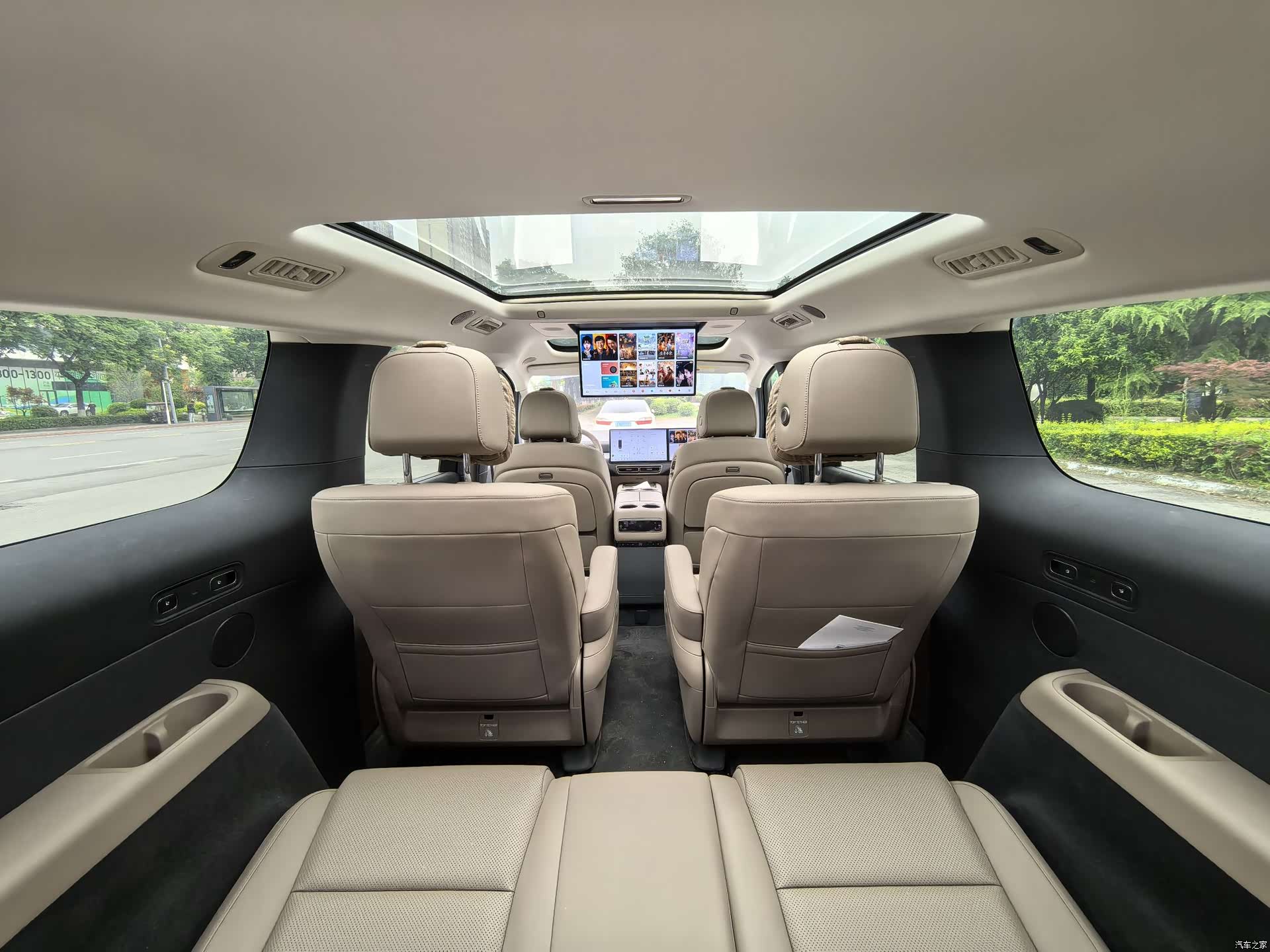 Li Auto MEGA, 2025 18