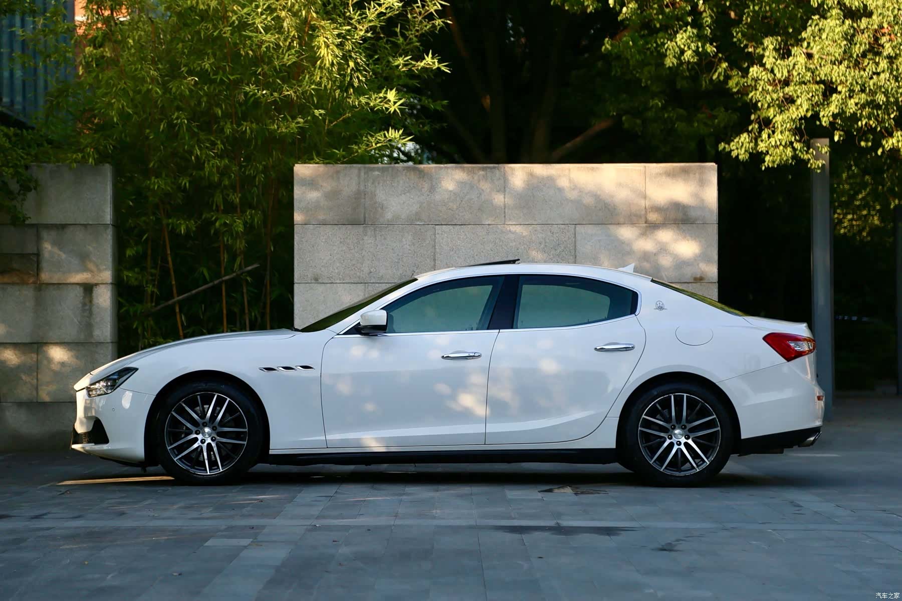Maserati Ghibli, 2015 8