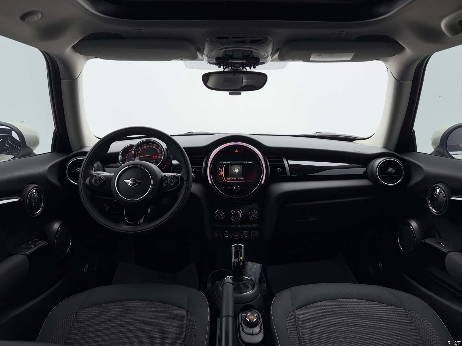 Mini ONE, 2021 6