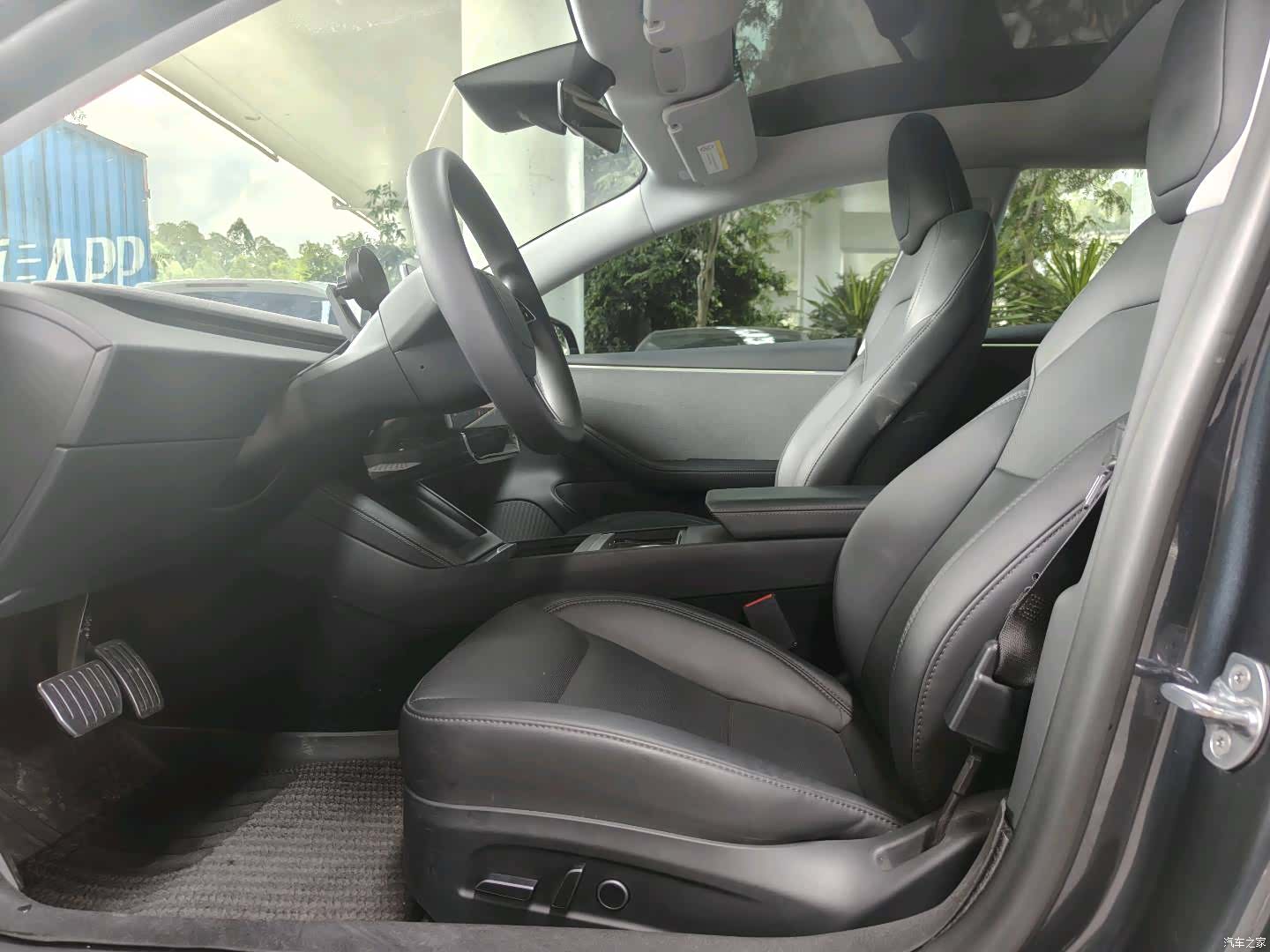 Tesla Model 3, 2025 14