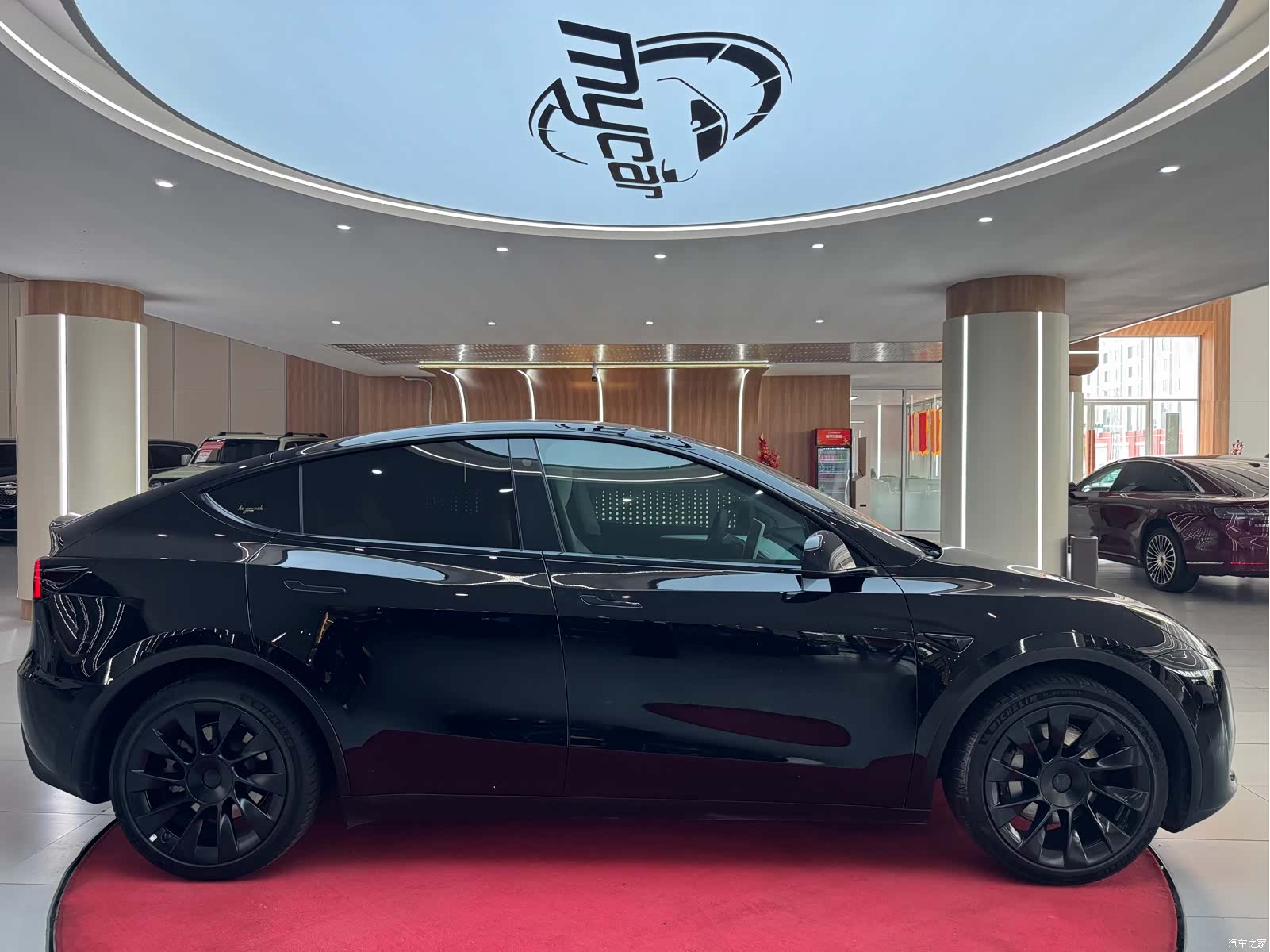 Tesla Model Y, 2023 4
