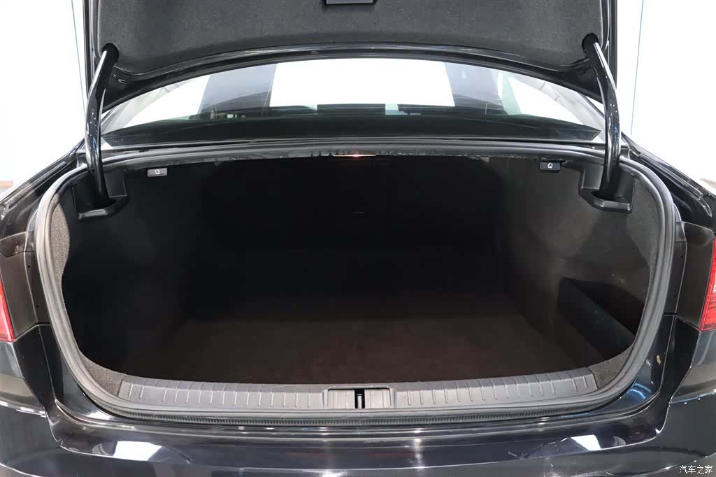 Volkswagen Magotan, 2019 9