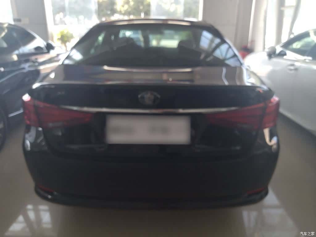 Toyota Crown, 2016 все фото