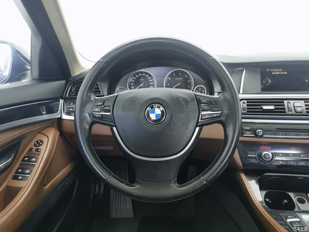 BMW 5 Series, 2015 11