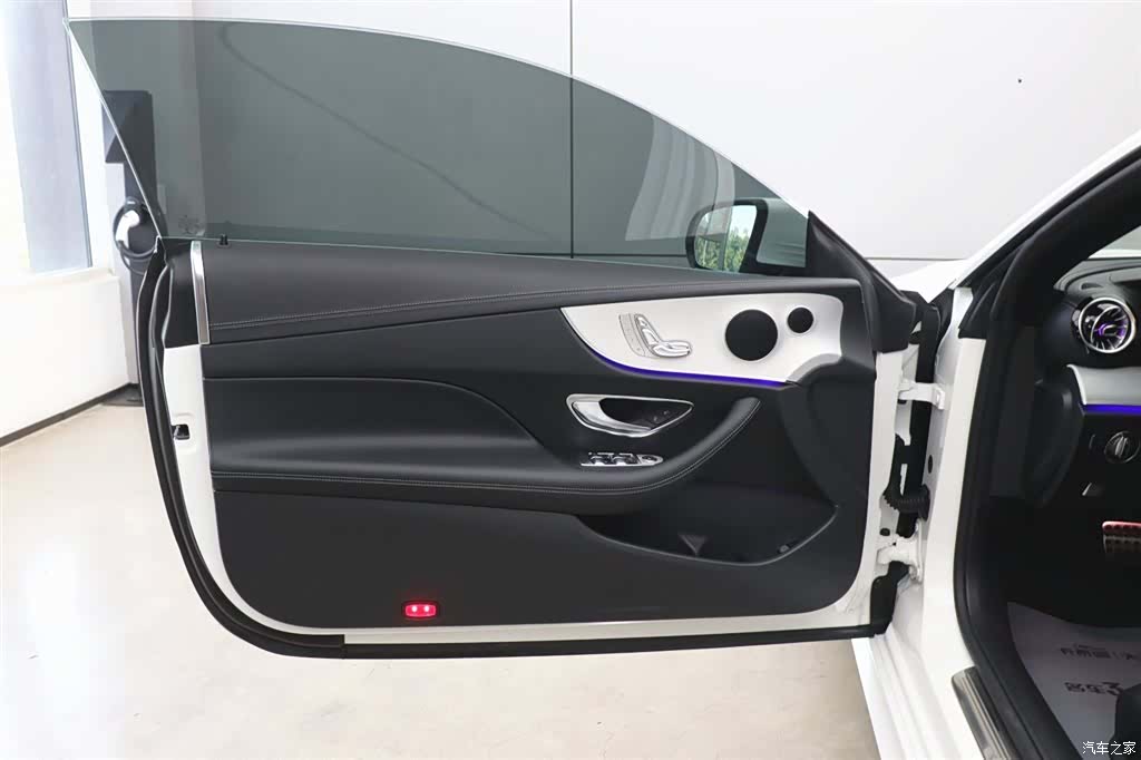 Mercedes-Benz E-Class, 2022 10