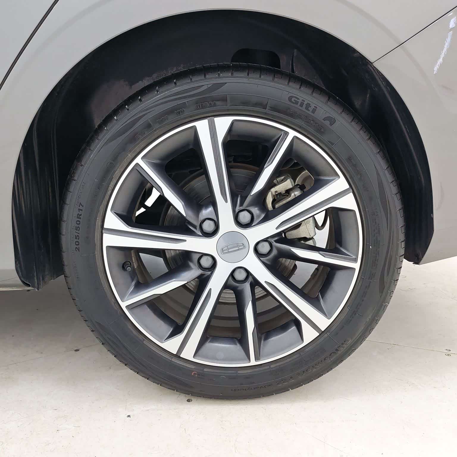 Geely Emgrand, 2022 18