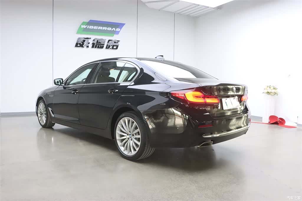 BMW 5 Series, 2022 все фото