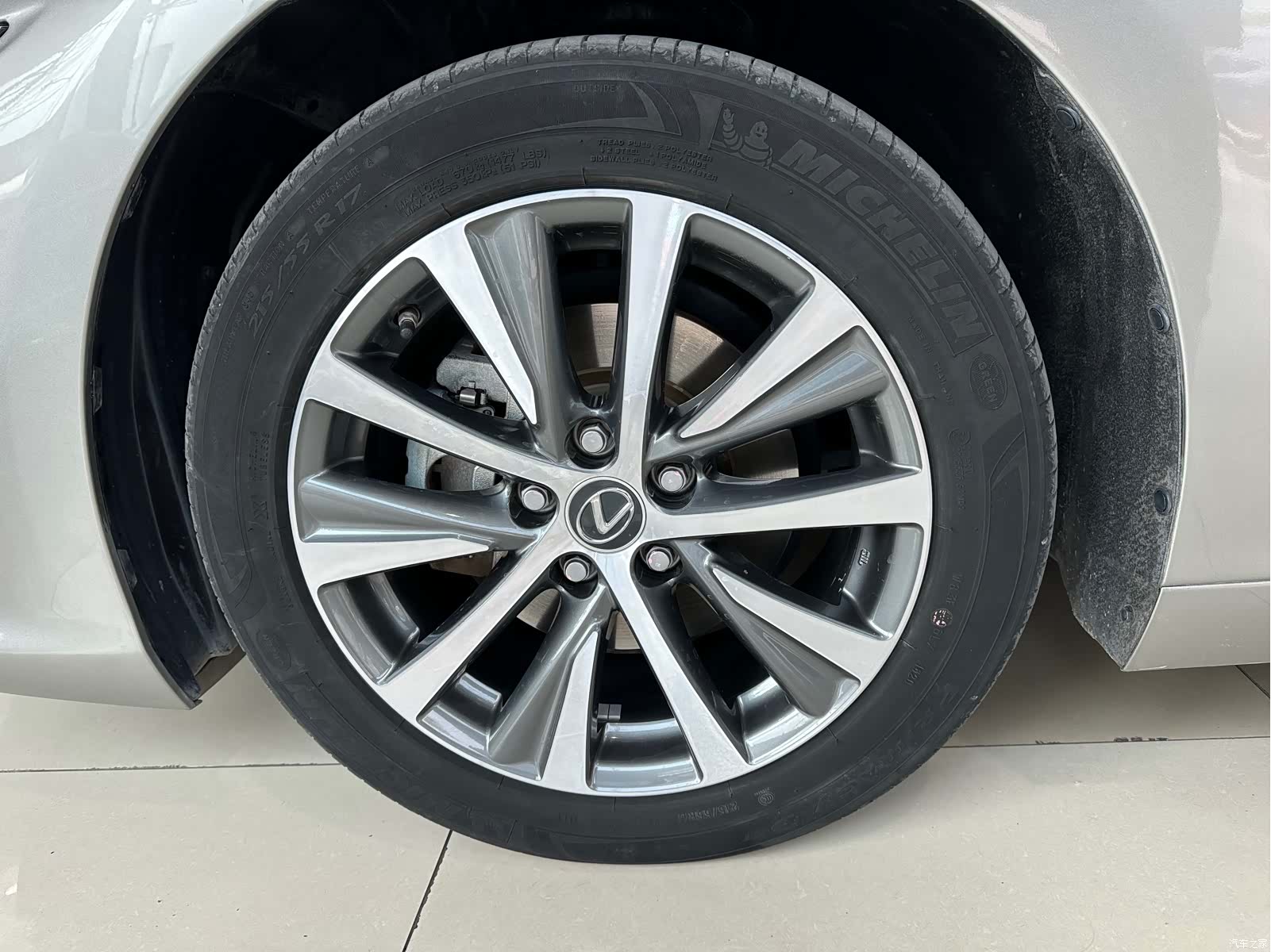 Lexus ES, 2020 14