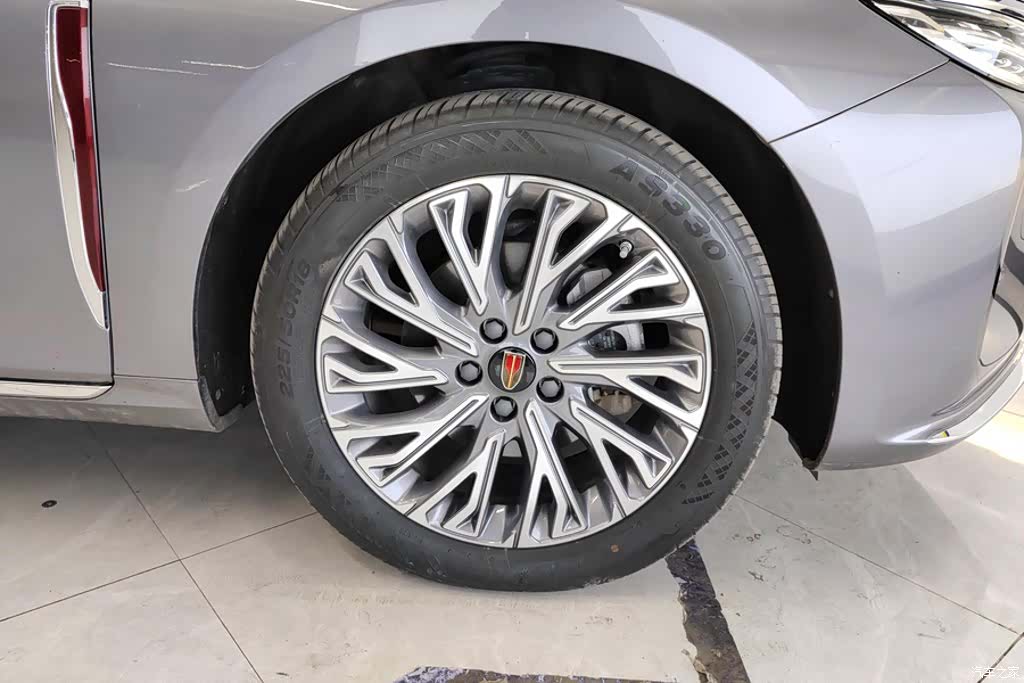 Hongqi H5, 2023 6