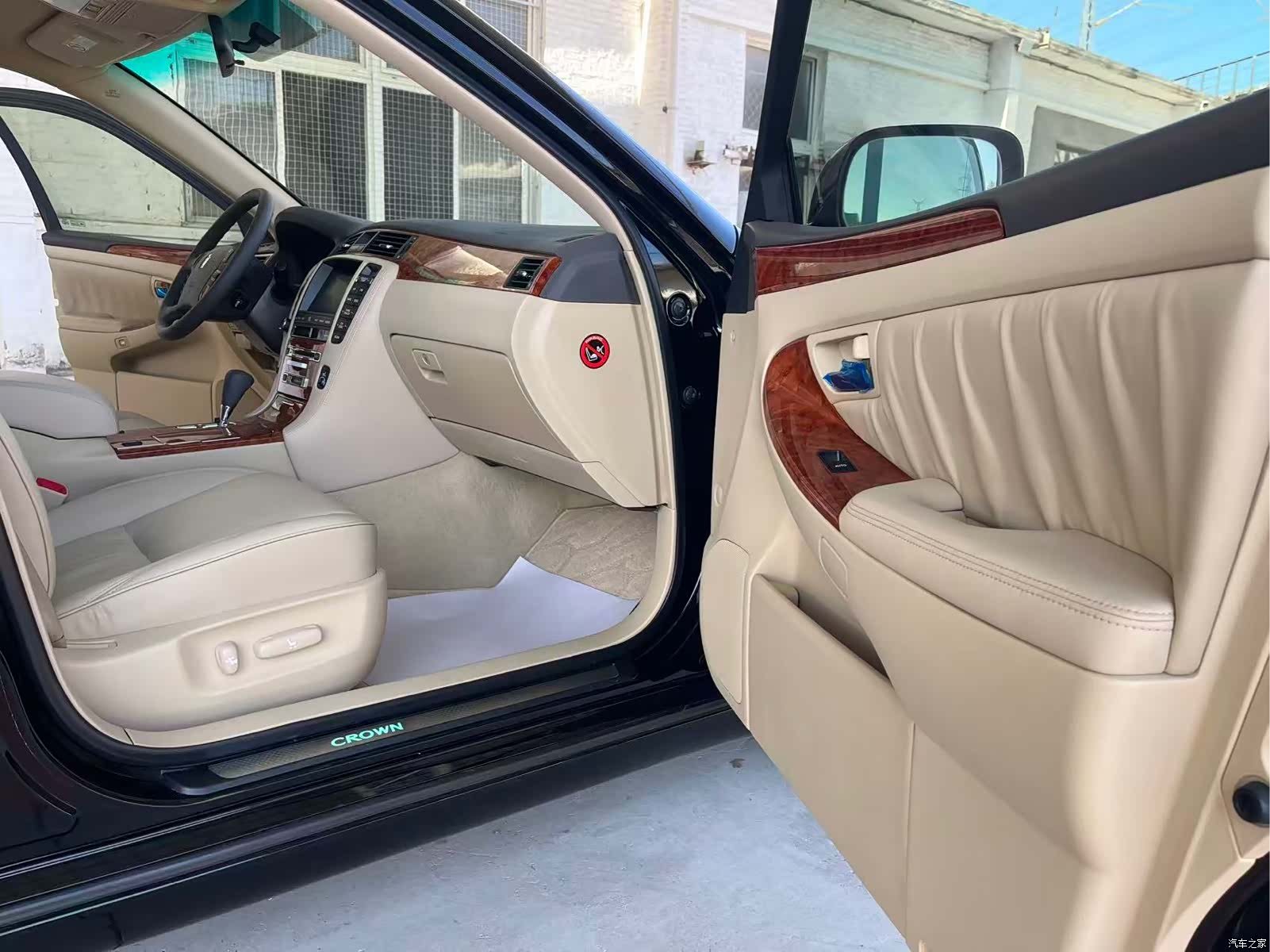 Toyota Crown, 2009 12
