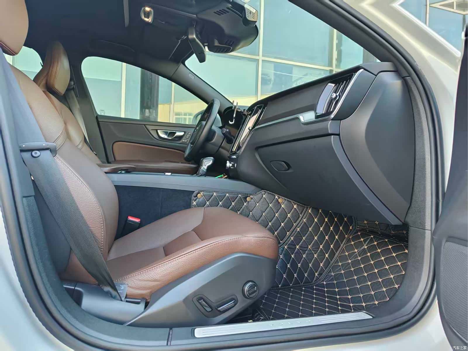 Volvo S60, 2021 11