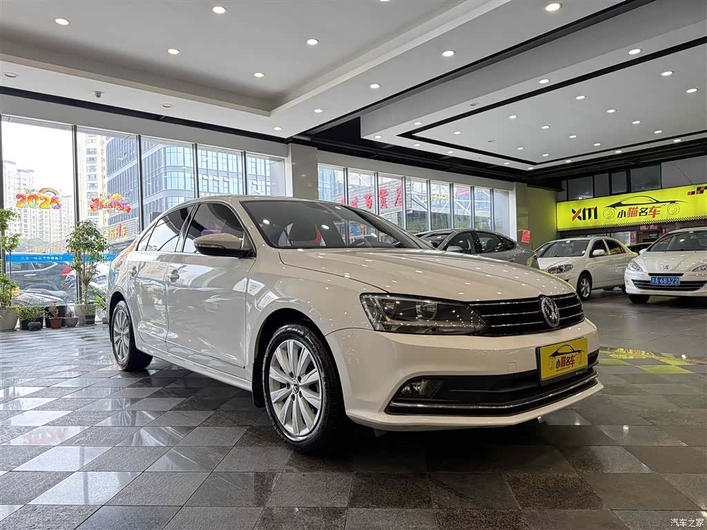 Volkswagen Sagitar, 2015 3