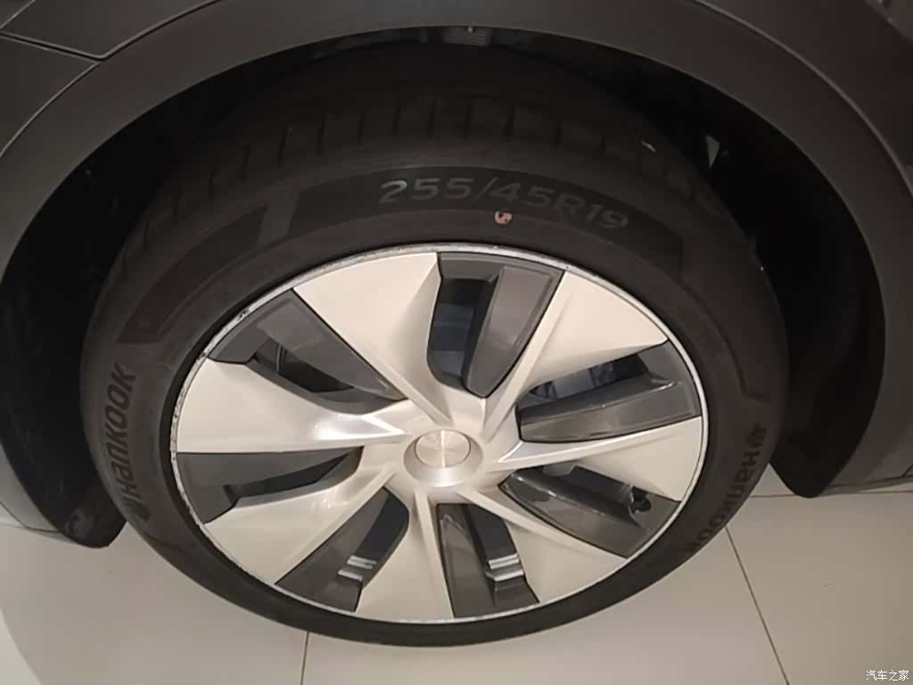 Tesla Model Y, 2021 23