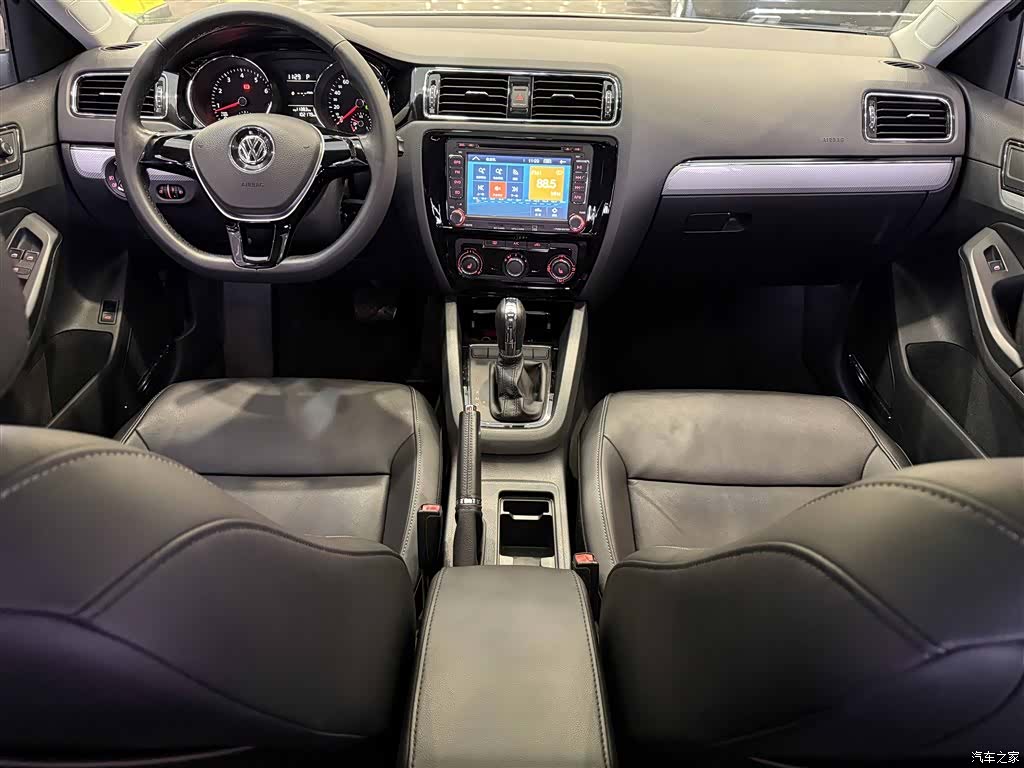 Volkswagen Sagitar, 2015 8