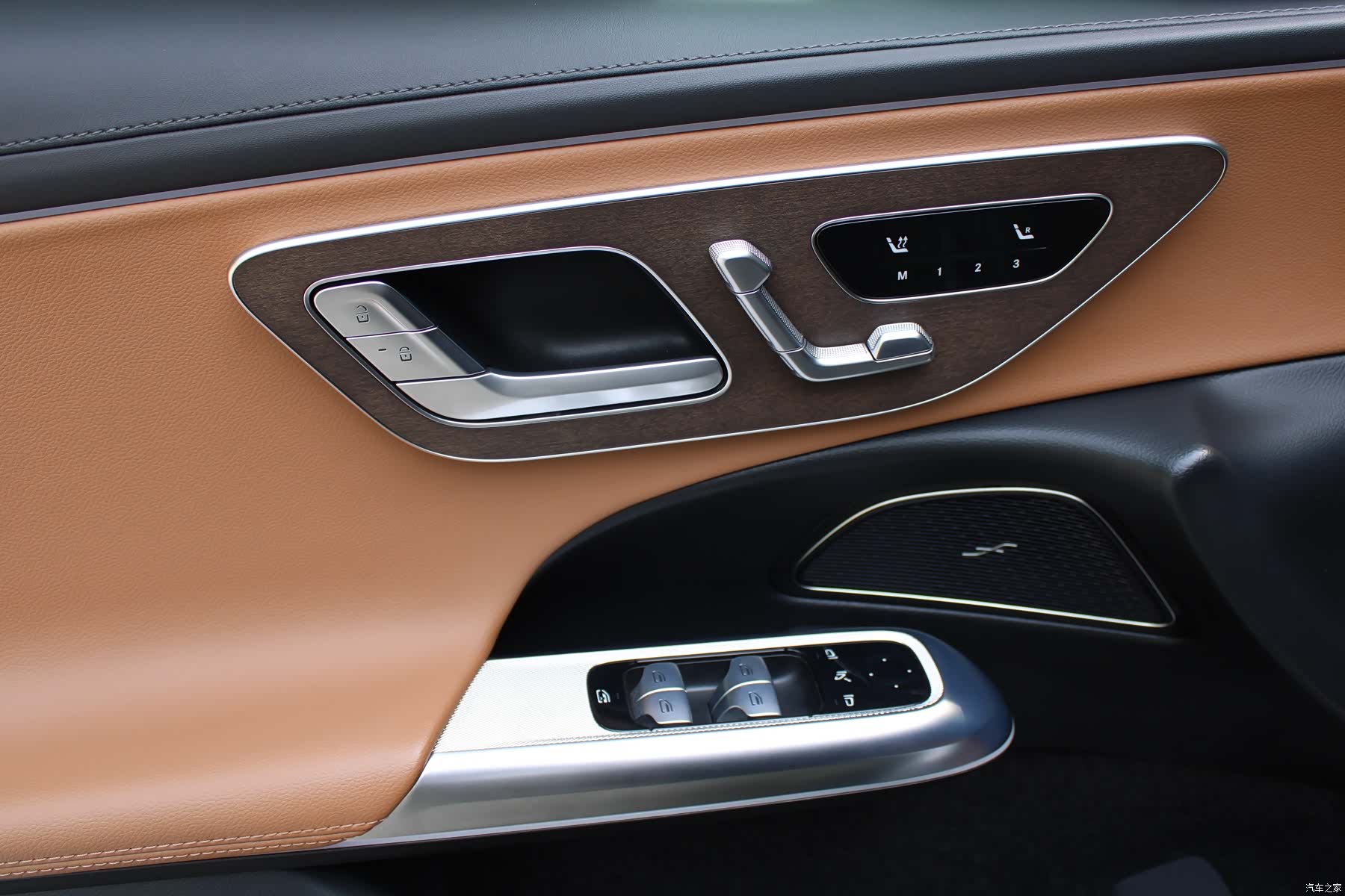 Mercedes-Benz E-Class, 2024 16