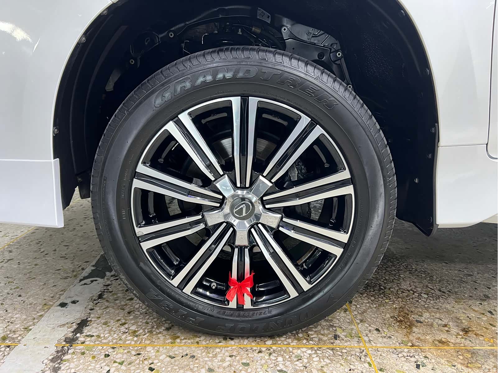 Lexus LX, 2019 13
